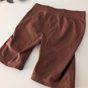Bo + Tee Ribbed Brown Biker Shorts XL Fit Like Medium Compression Butt Lifting